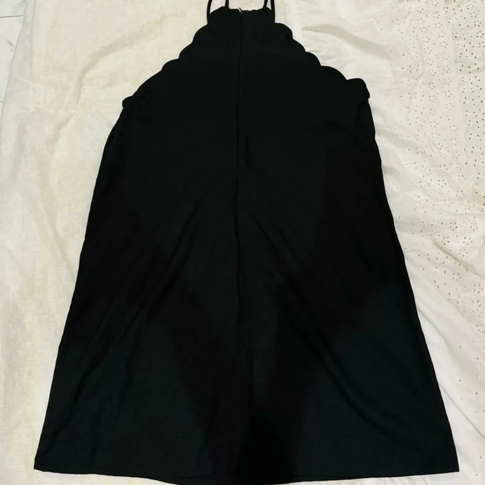 Black halter neck dress - Picture 5 of 10